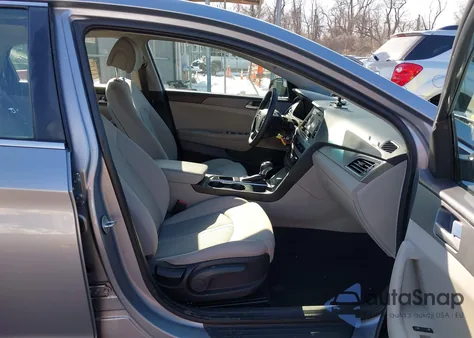 2017 Hyundai Sonata z USA, uszkodzony, nr VIN 5NPE24AF9HH514566